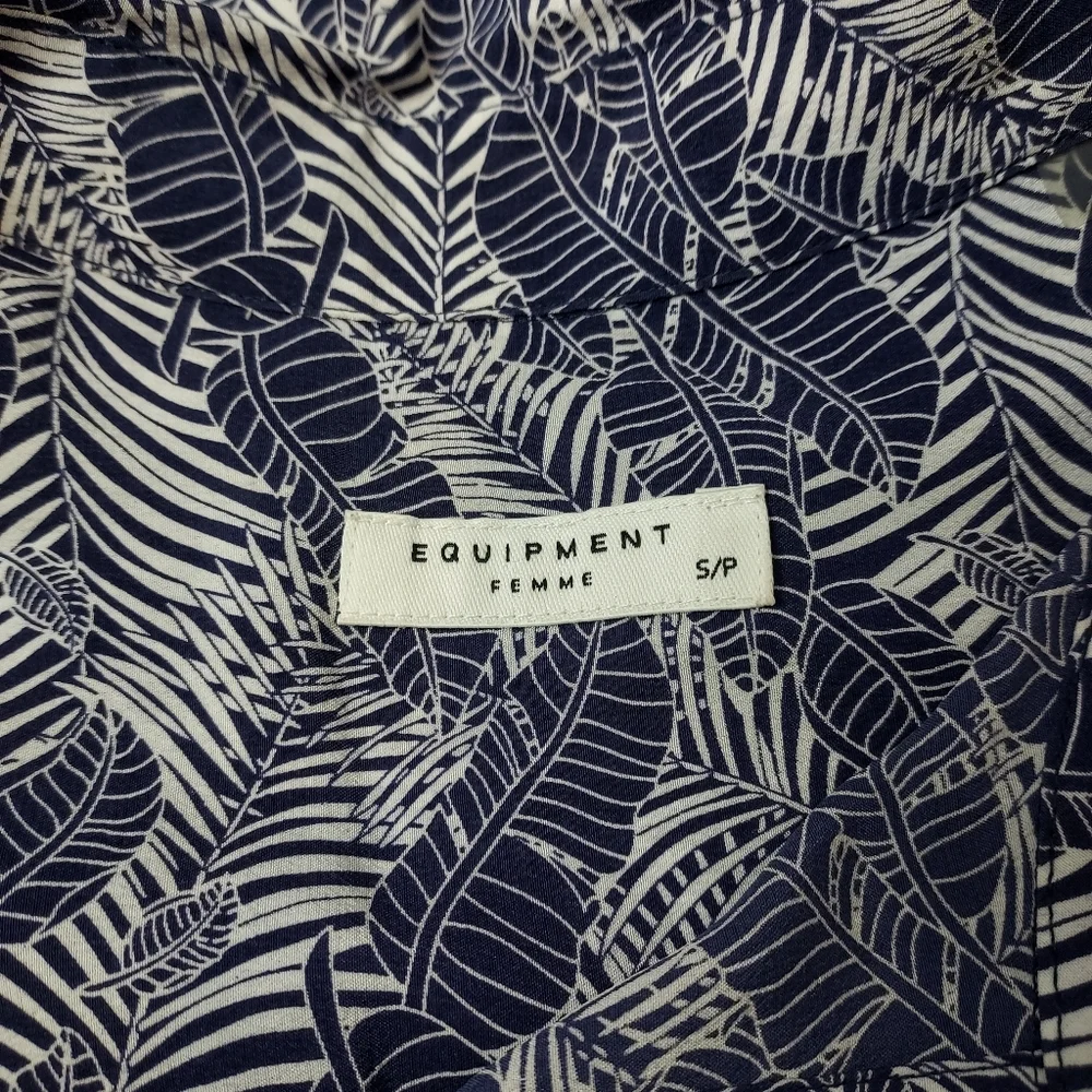 EQUIPMENT Tegan Sleeveless Silk Shirt Dress in Leaf Print Small S